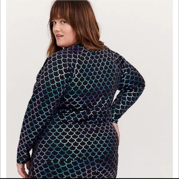 Torrid Mermaid Scale Swim Shirt Rash guard - Picture 3 of 3